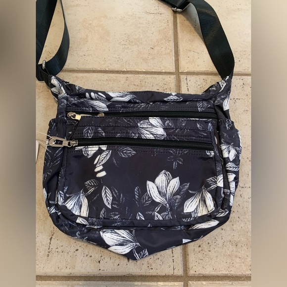 NIB NO TAG Black & White Floral Nylon Crossbody Shoulder Bag Multi-Zip Pockets - Picture 2 of 12